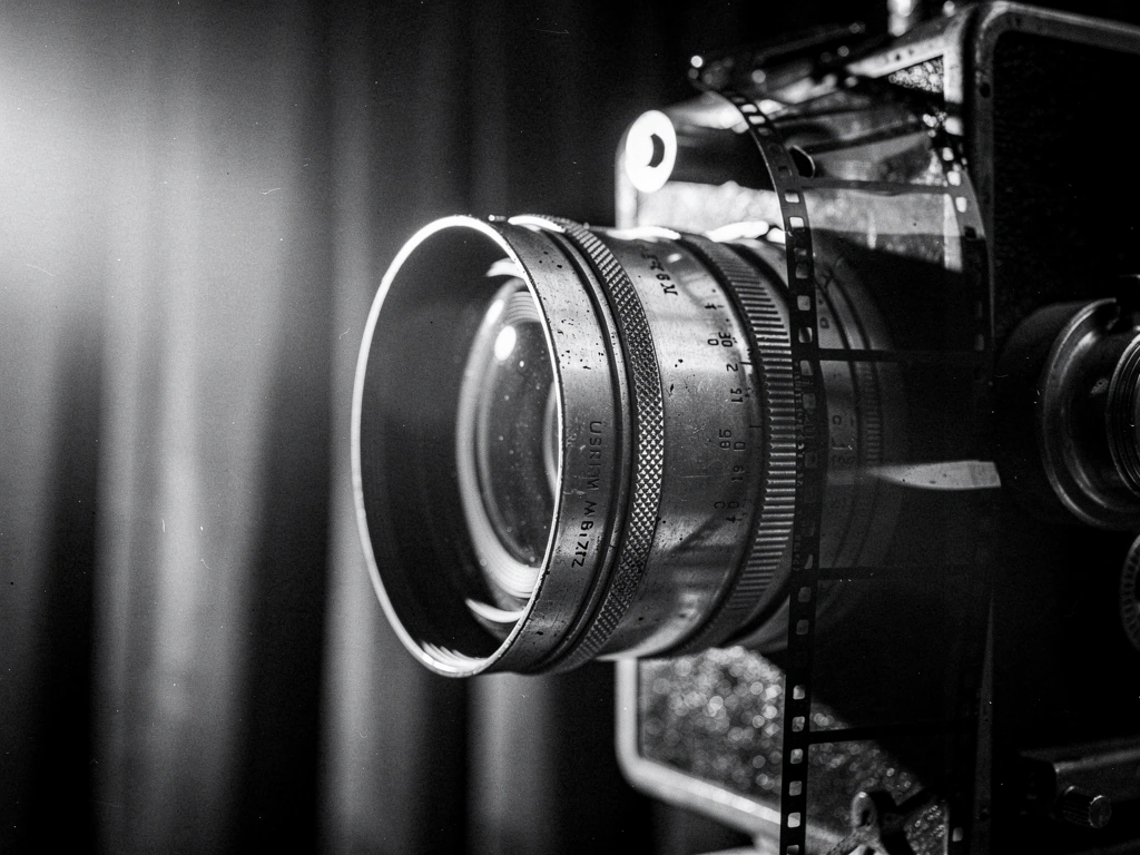 Cinematic 35mm projector lens